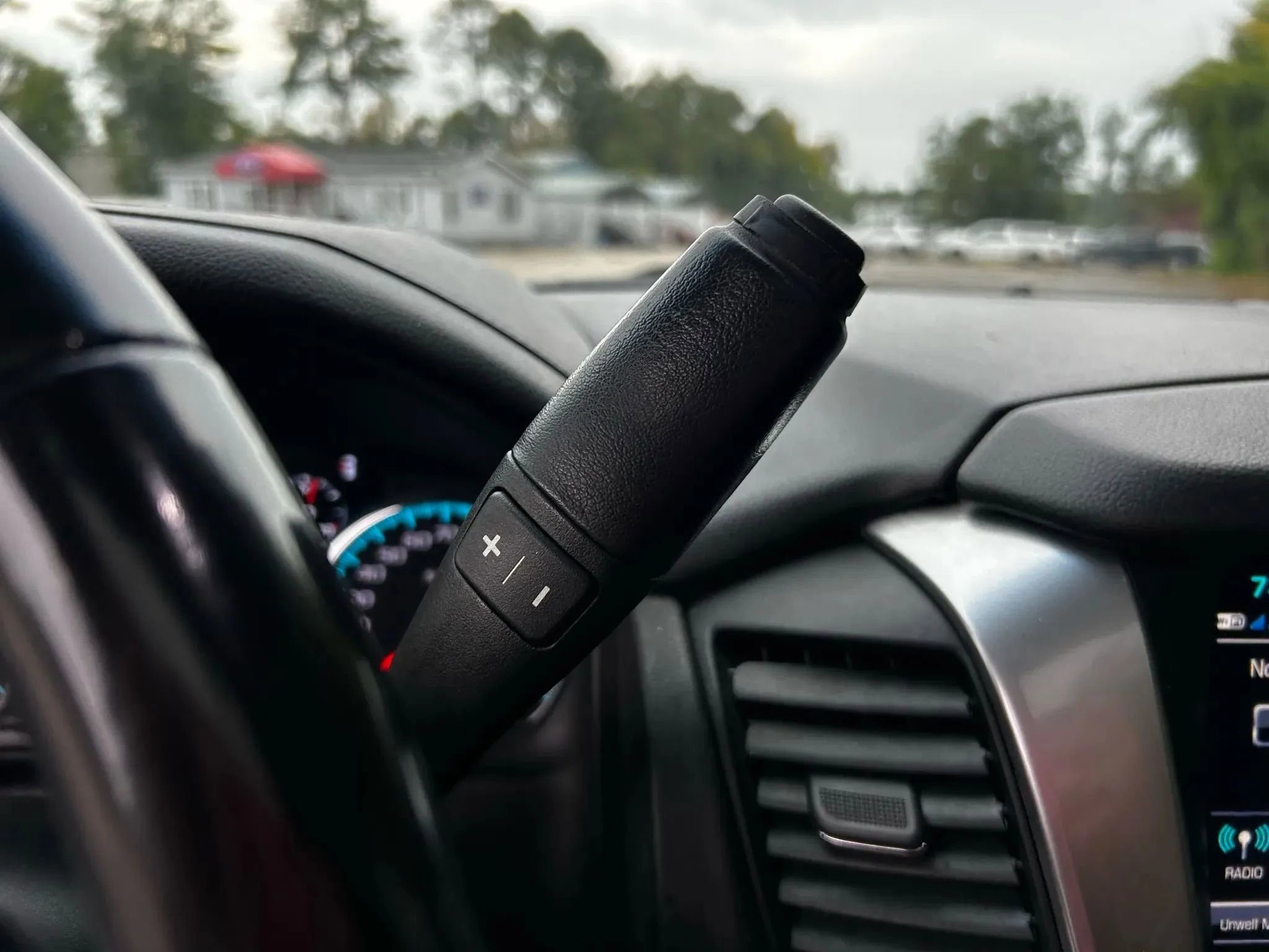 Used 2018 Chevrolet Suburban Premier image 20