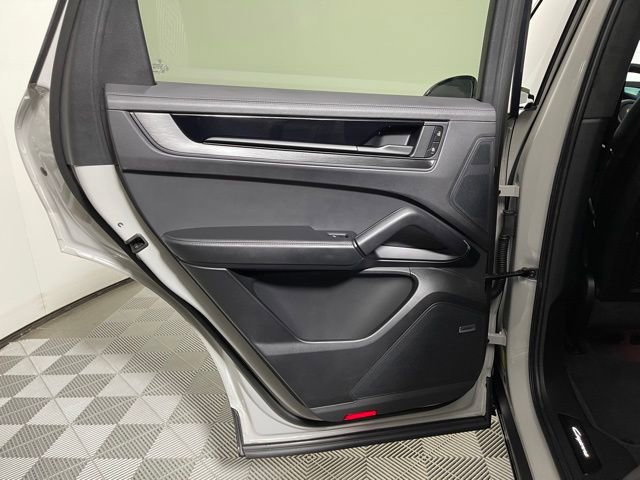 Used 2025 Porsche Cayenne GTS image 30