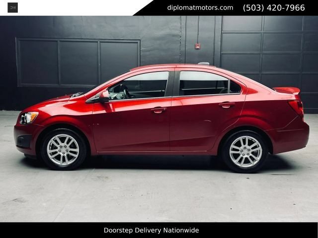 Used 2015 Chevrolet Sonic LT w/ Wheels and Fog Lamp Package FWD image 4