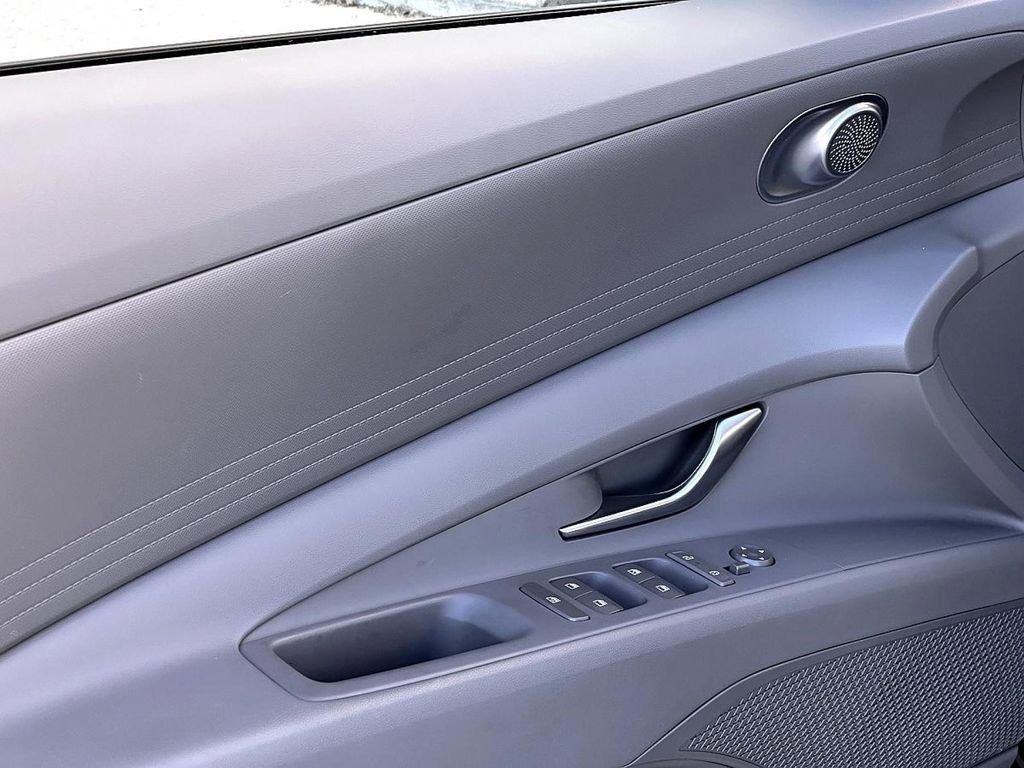 Used 2024 Hyundai Elantra SEL image 11