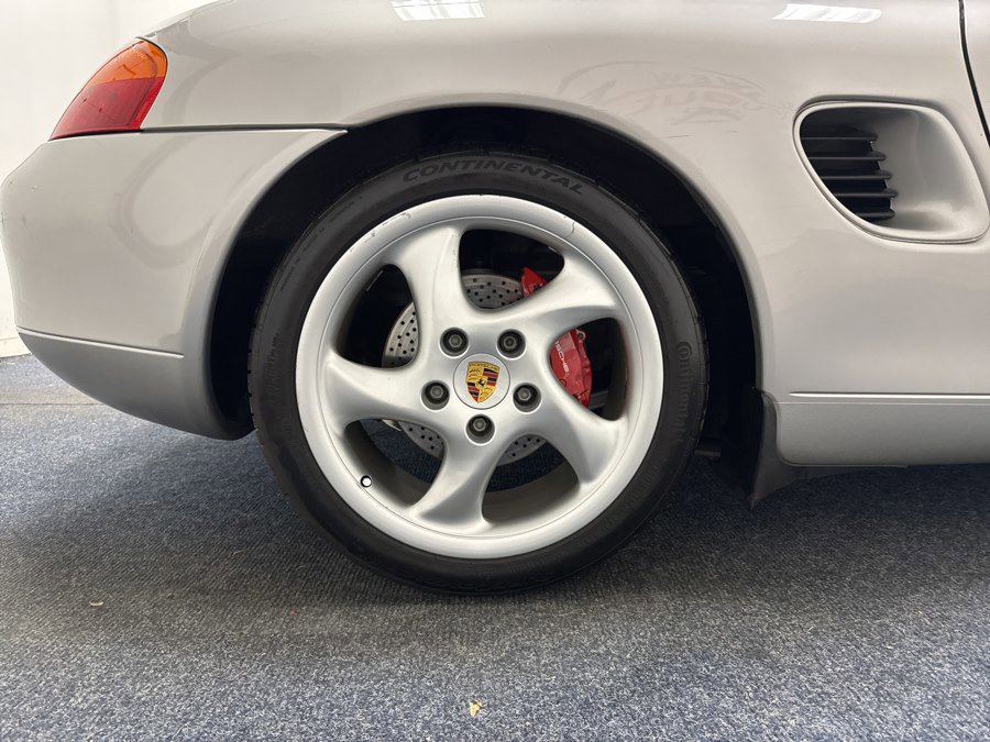 Used 2000 Porsche Boxster S RWD image 28
