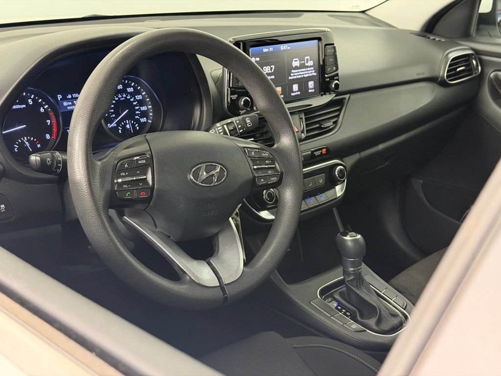 Used 2020 Hyundai Elantra GT FWD image 6