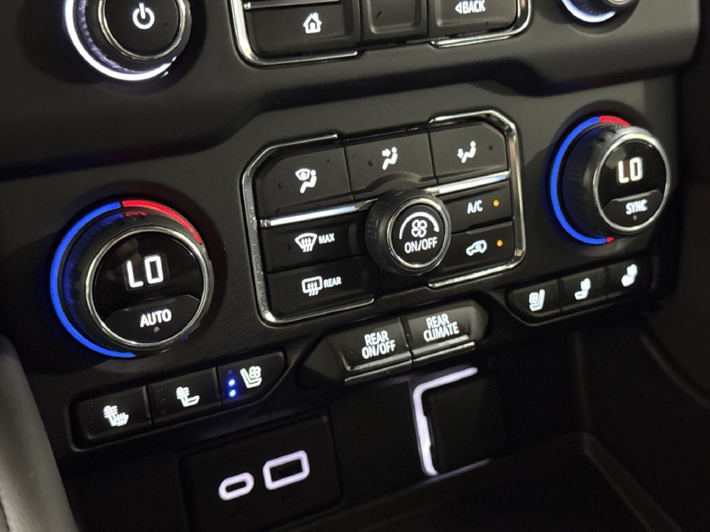 Used 2023 Chevrolet Tahoe High Country AWD/4WD image 17