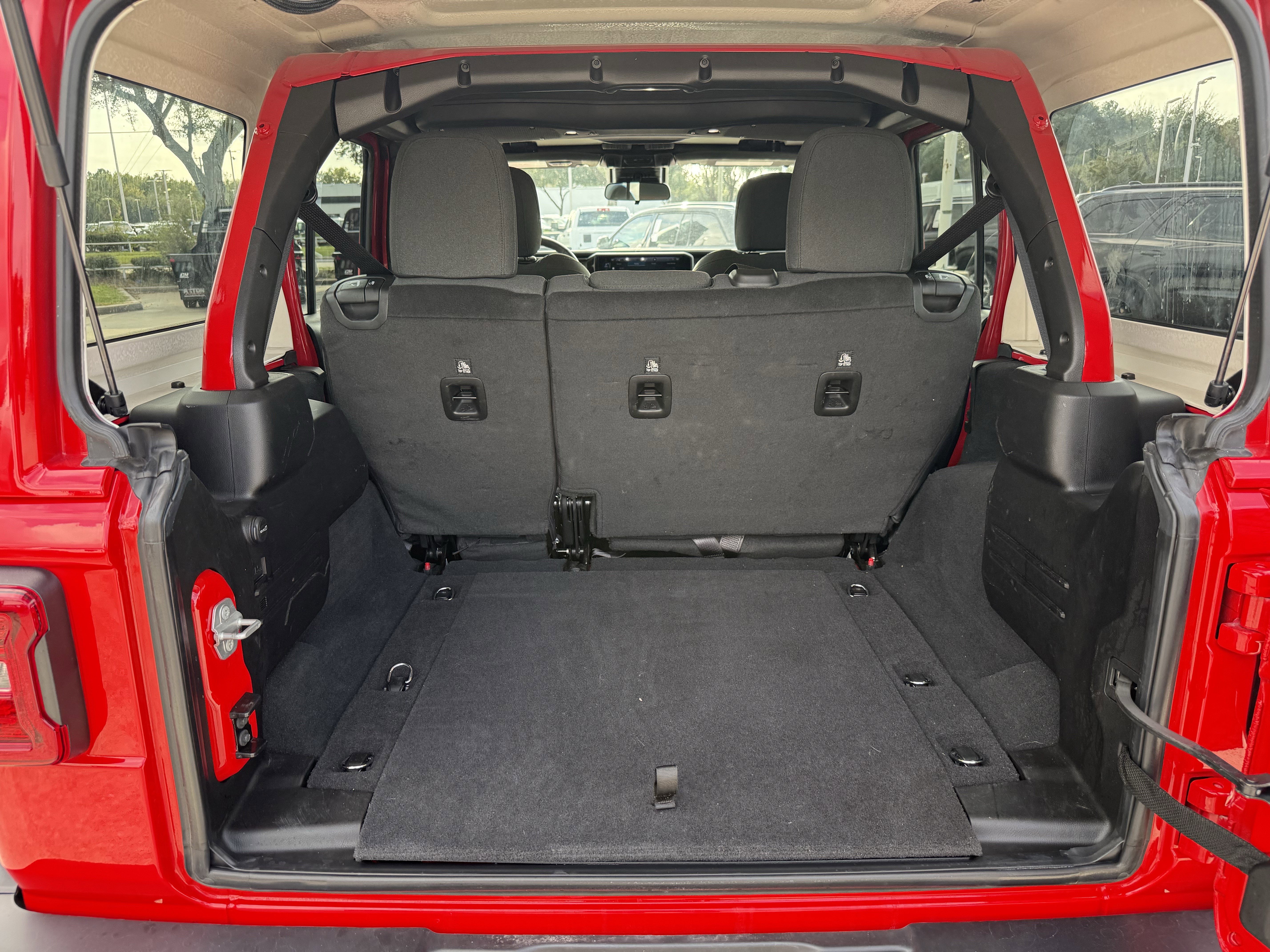 Used 2025 Jeep Wrangler Unlimited Rubicon image 30