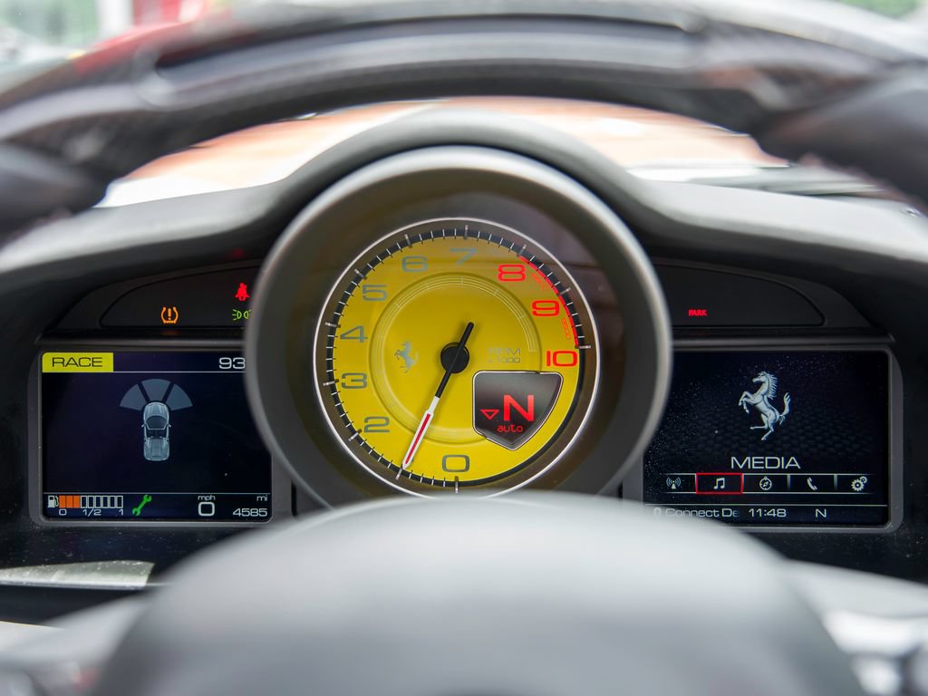 Used 2019 Ferrari 488 Spider RWD image 7