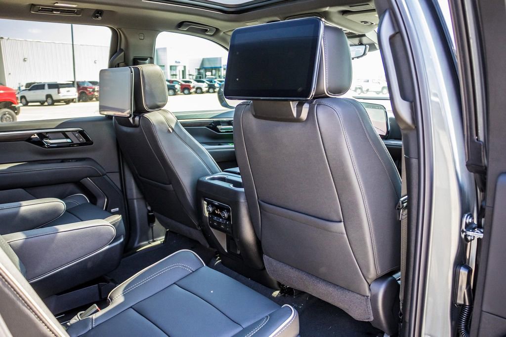 New 2026 Chevrolet Suburban Premier image 19