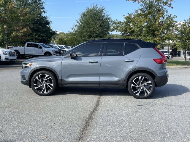 Used 2021 Volvo XC40 T5 R-Design w/ Advanced Package AWD/4WD image 2