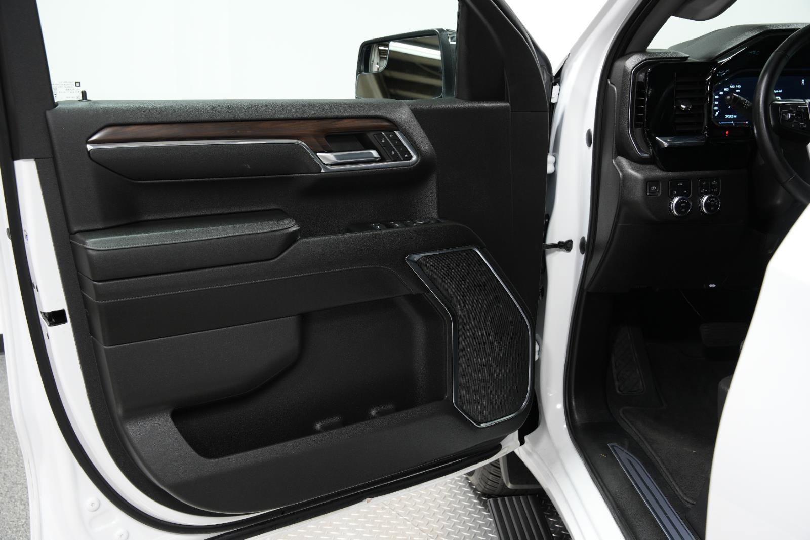 Used 2023 GMC Sierra 1500 SLT image 22