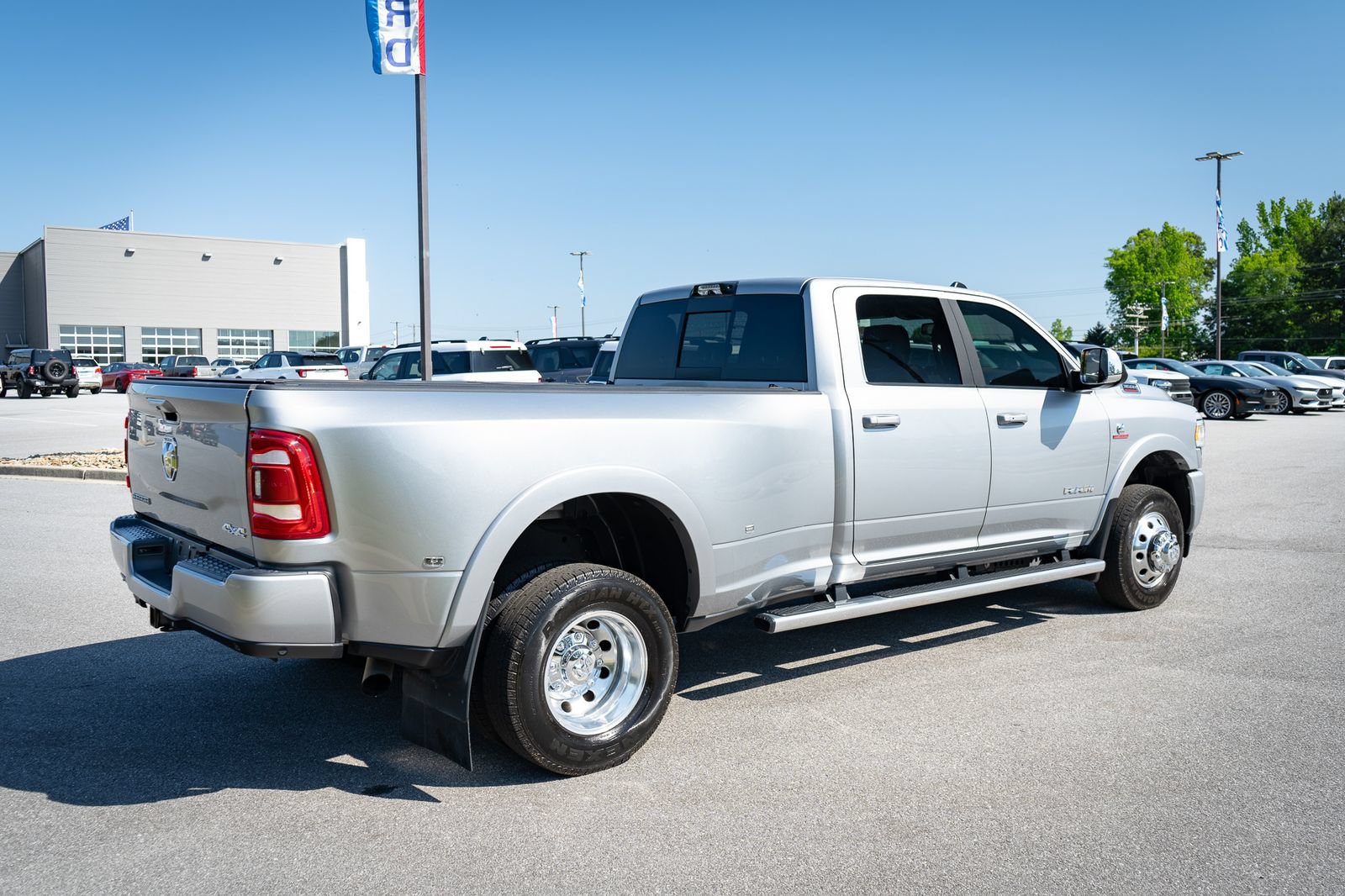 Used 2022 RAM 3500 Laramie AWD/4WD image 10