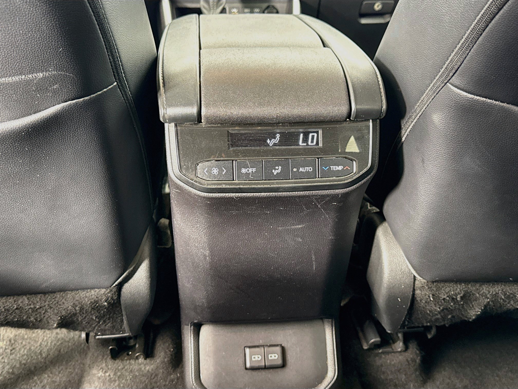 Used 2023 Toyota Highlander XLE FWD image 27