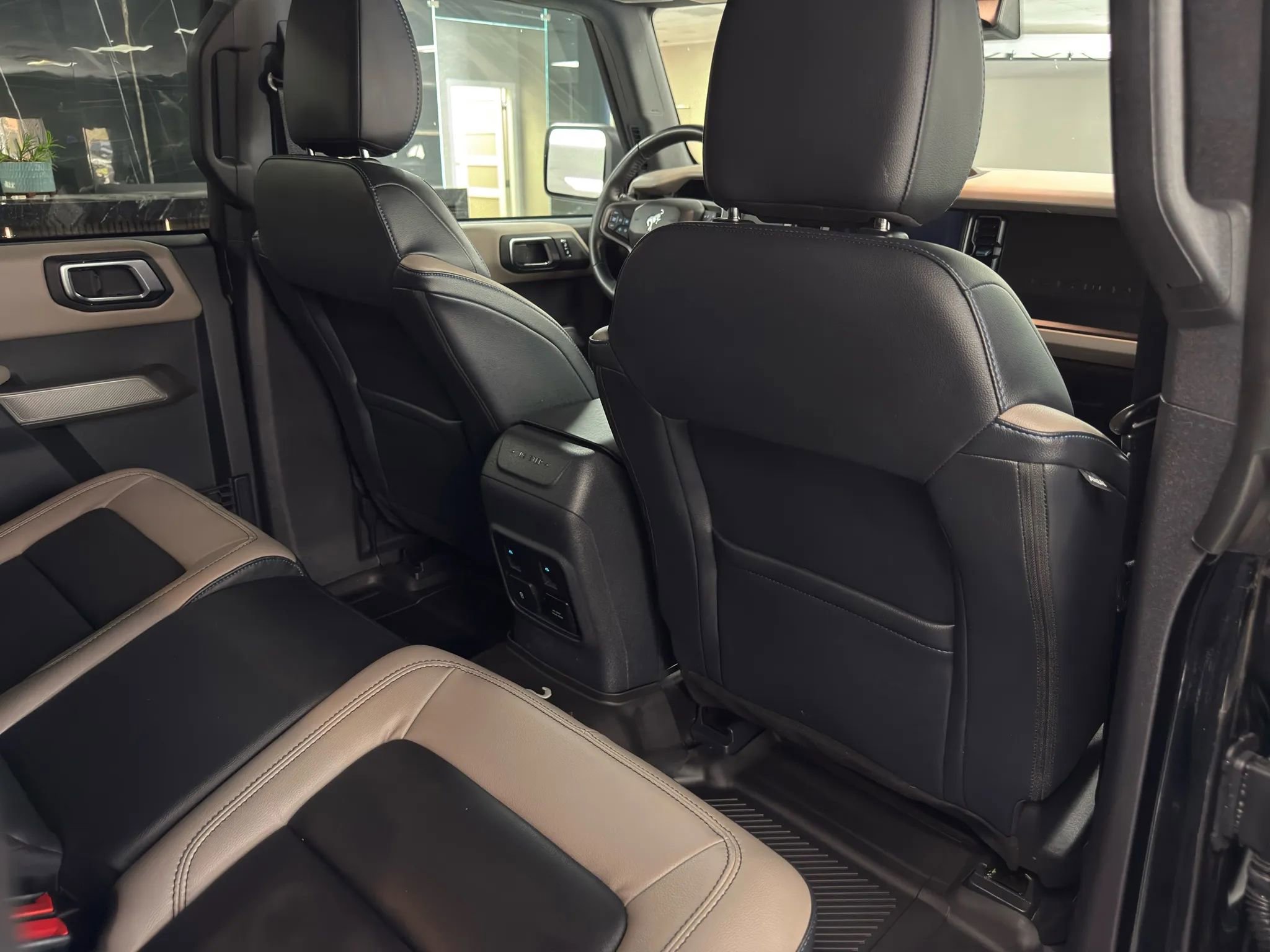 Used 2023 Ford Bronco Wildtrak image 17