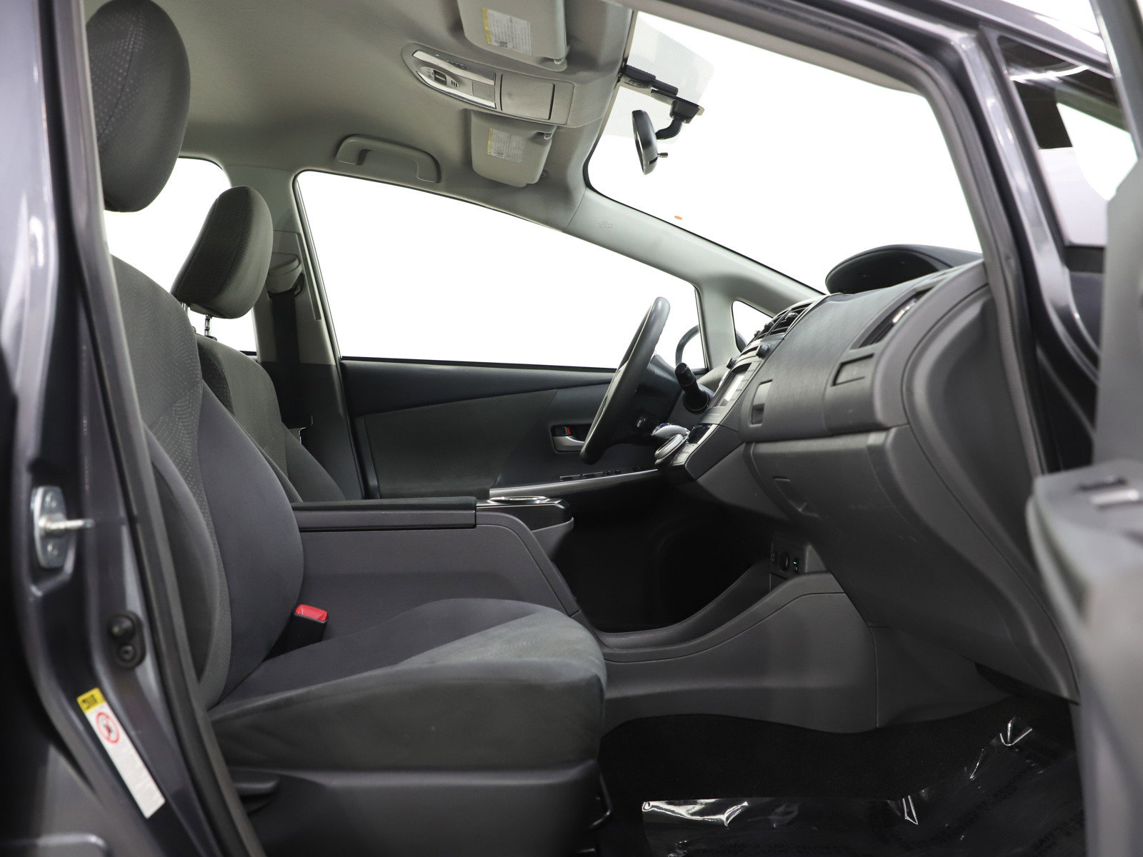 Used 2014 Toyota Prius V Three image 11