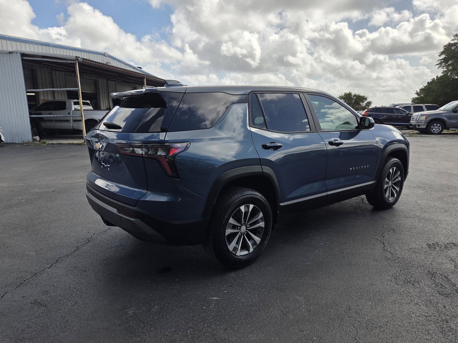 Used 2025 Chevrolet Equinox LT FWD image 9