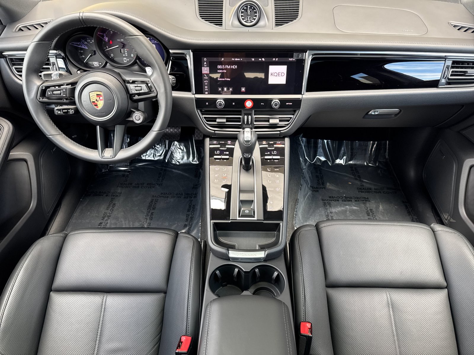 Certified 2026 Porsche Macan AWD/4WD image 6
