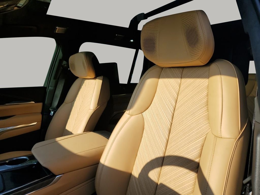 New 2026 Cadillac Escalade IQ Sport 2 w/ LPO, ONYX Package image 33