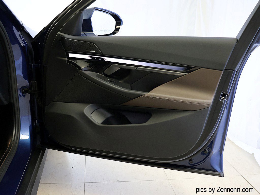 Certified 2025 BMW 540i xDrive image 36