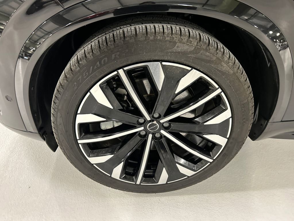 Certified 2025 Volvo XC90 T8 Ultra AWD/4WD image 7
