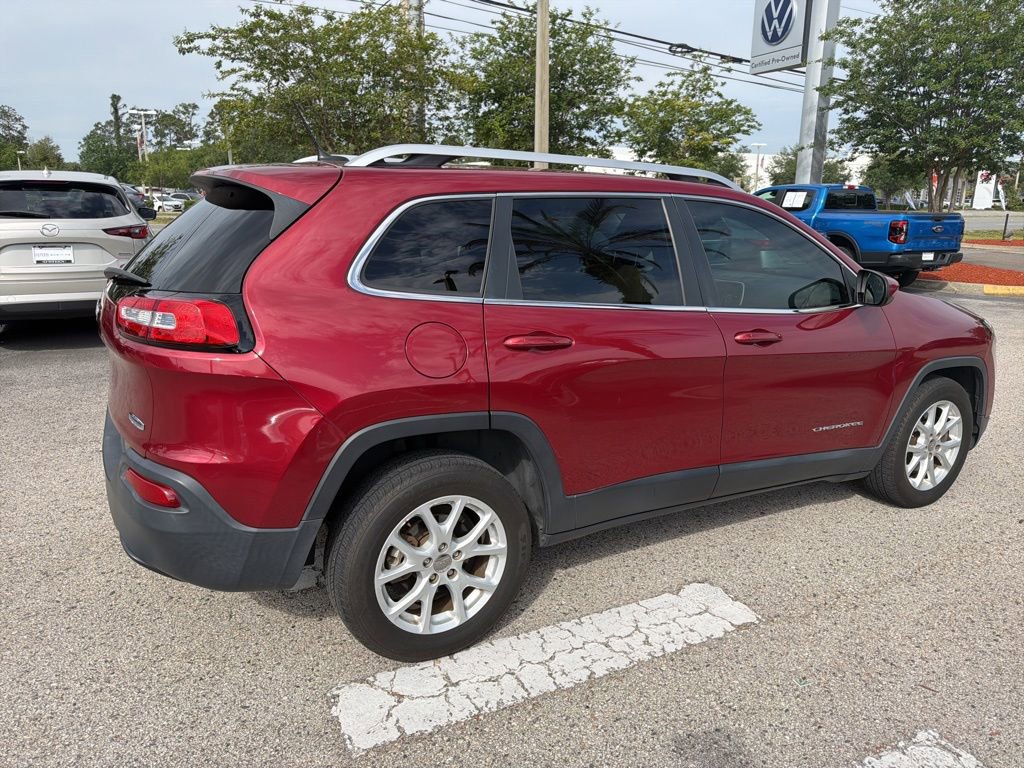 Used 2015 Jeep Cherokee Latitude FWD image 17