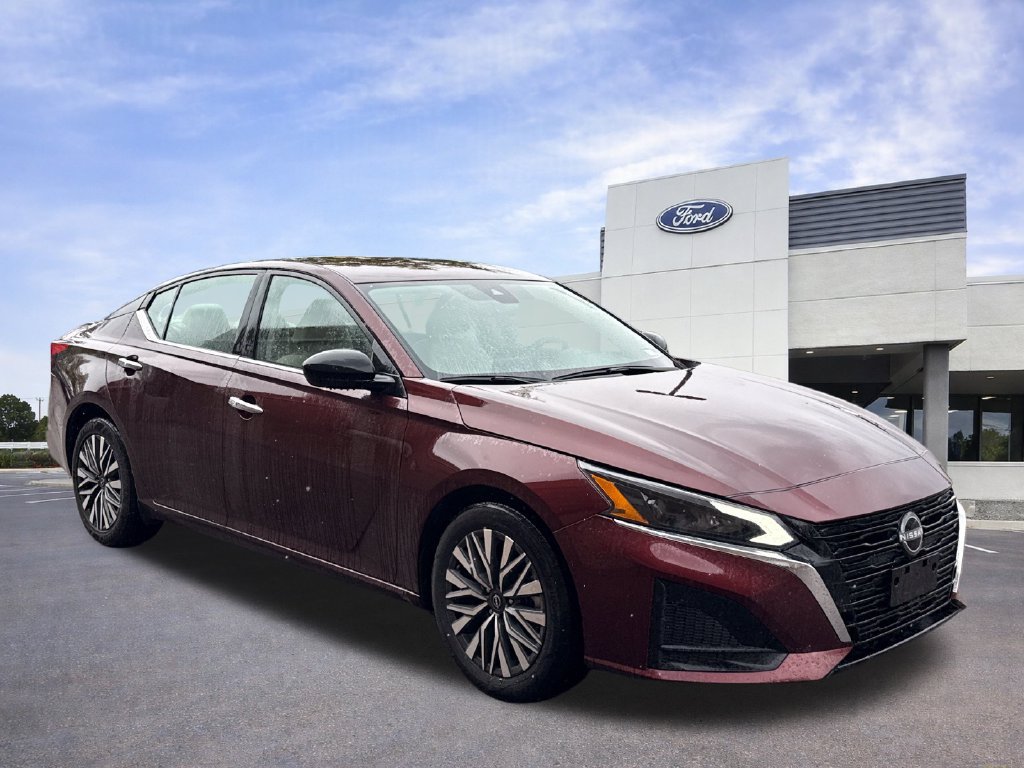 Used 2025 Nissan Altima 2.5 SV
