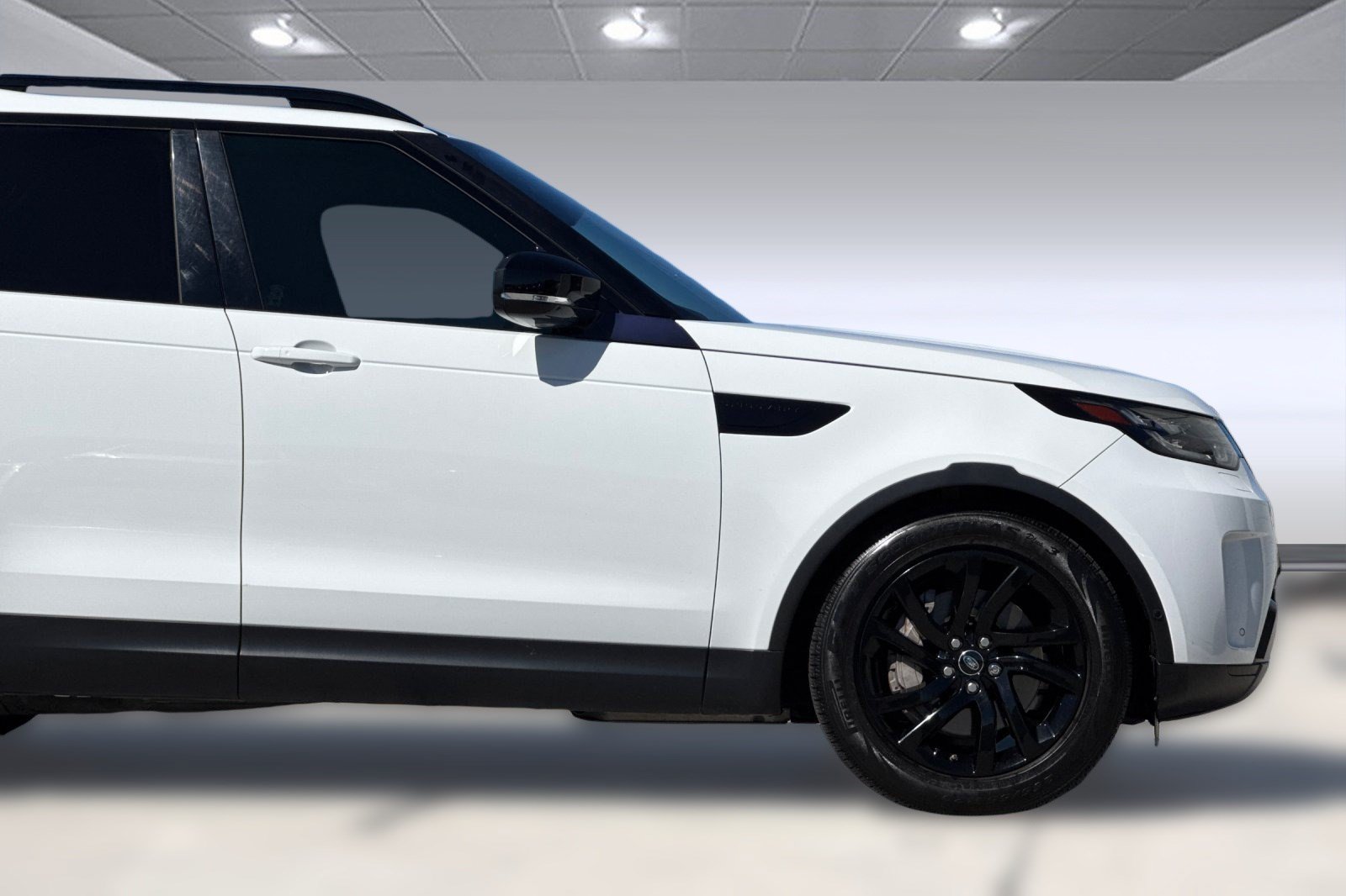 Used 2019 Land Rover Discovery SE AWD/4WD image 36