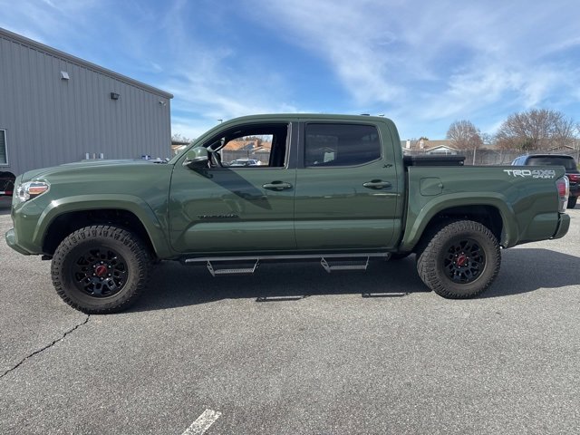 Used 2021 Toyota Tacoma TRD Sport w/ Technology Package image 5