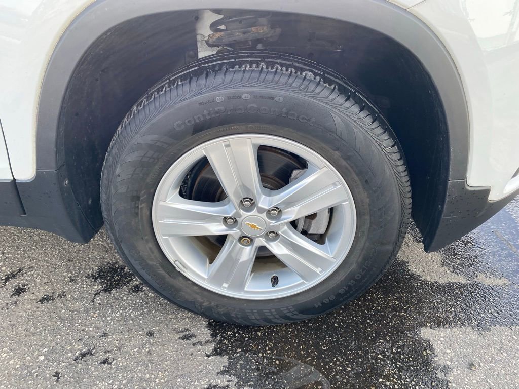 Used 2020 Chevrolet Trax LS w/ Tint and Cruise Package image 25