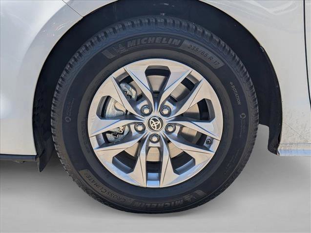 Used 2021 Toyota Sienna LE w/ LE Plus Package AWD/4WD image 21