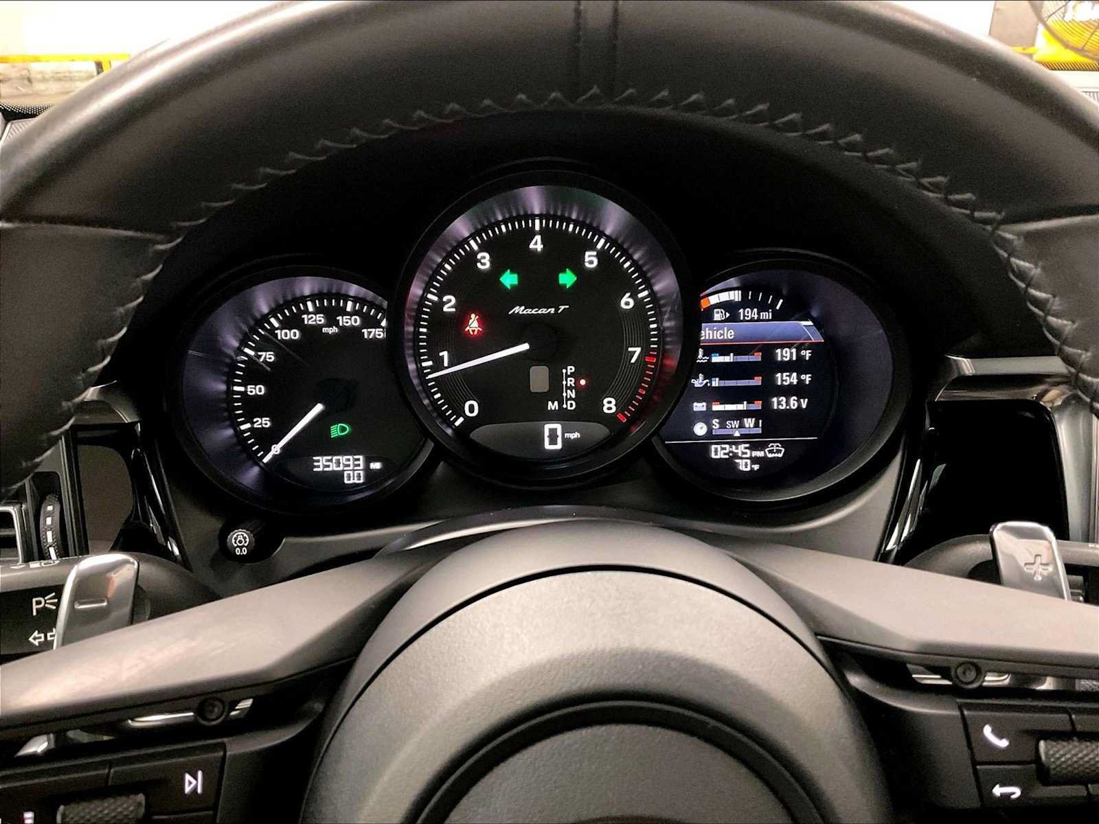 Certified 2023 Porsche Macan AWD/4WD image 29