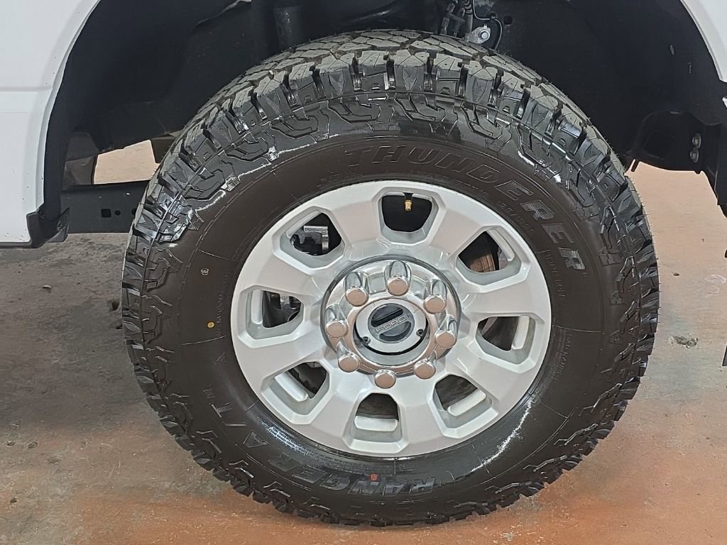 Used 2023 Ford F250 XLT w/ FX4 Off-Road Package image 12