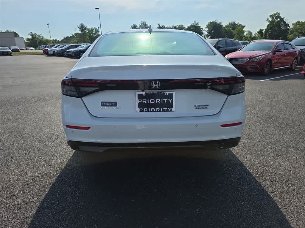 Used 2025 Honda Accord Touring image 8