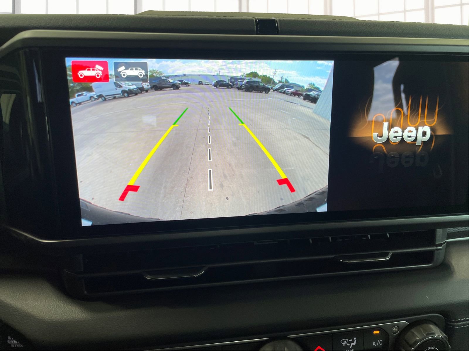 Used 2024 Jeep Wrangler Unlimited Rubicon w/ Technology Group image 26