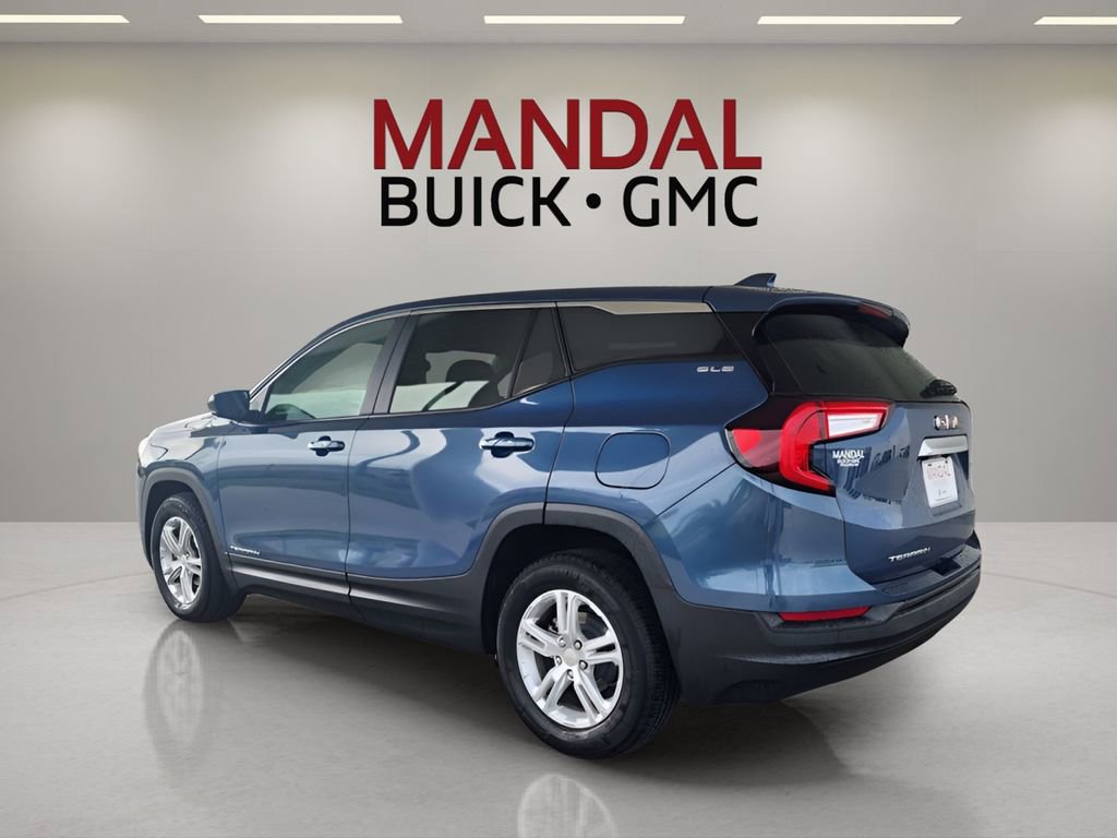 Used 2024 GMC Terrain SLE image 8