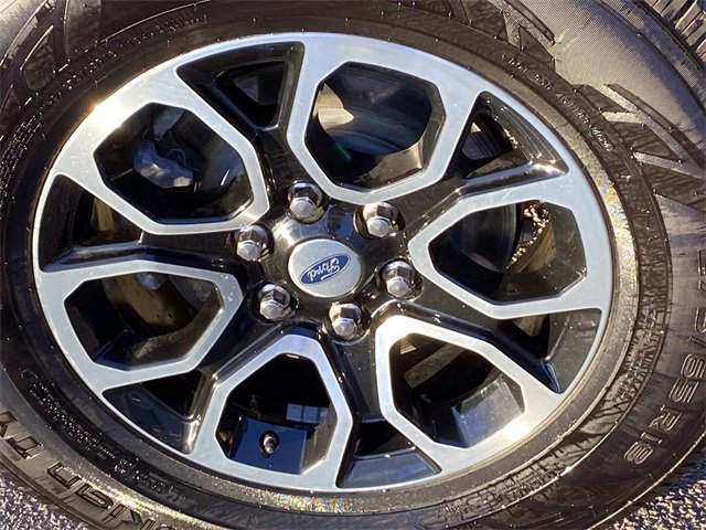 Used 2024 Ford Expedition XLT image 29