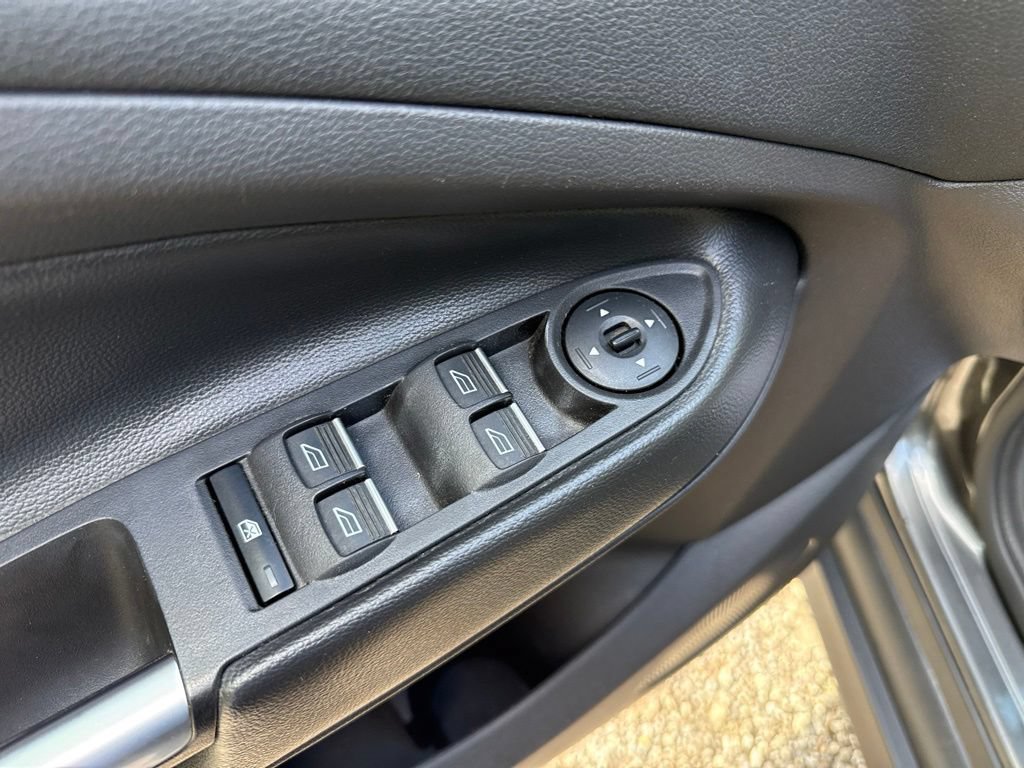 Used 2017 Ford C-MAX Energi Titanium w/ Equipment Group 501A FWD image 8