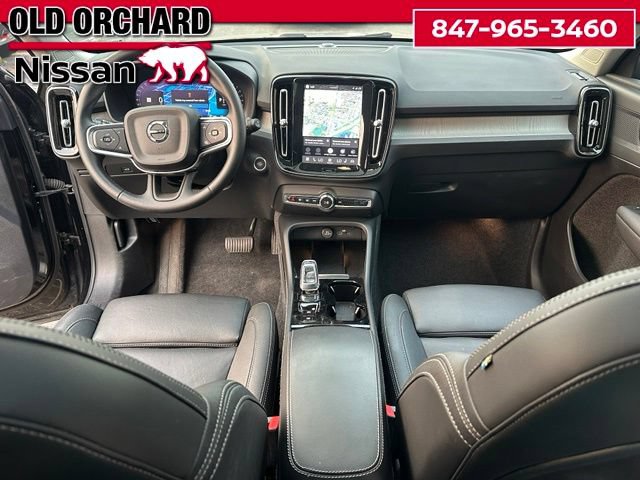 Used 2025 Volvo XC40 B5 Plus AWD/4WD image 15