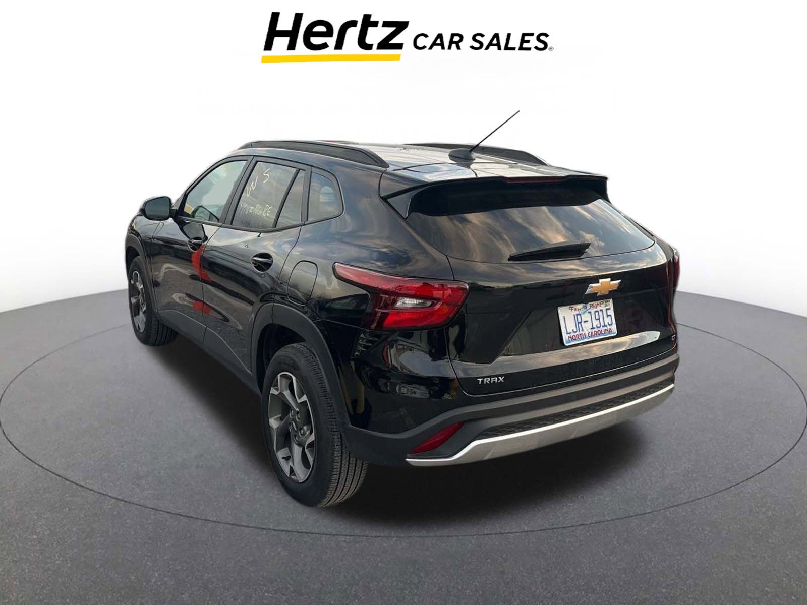 Used 2025 Chevrolet Trax LT w/ LT Convenience Package image 4