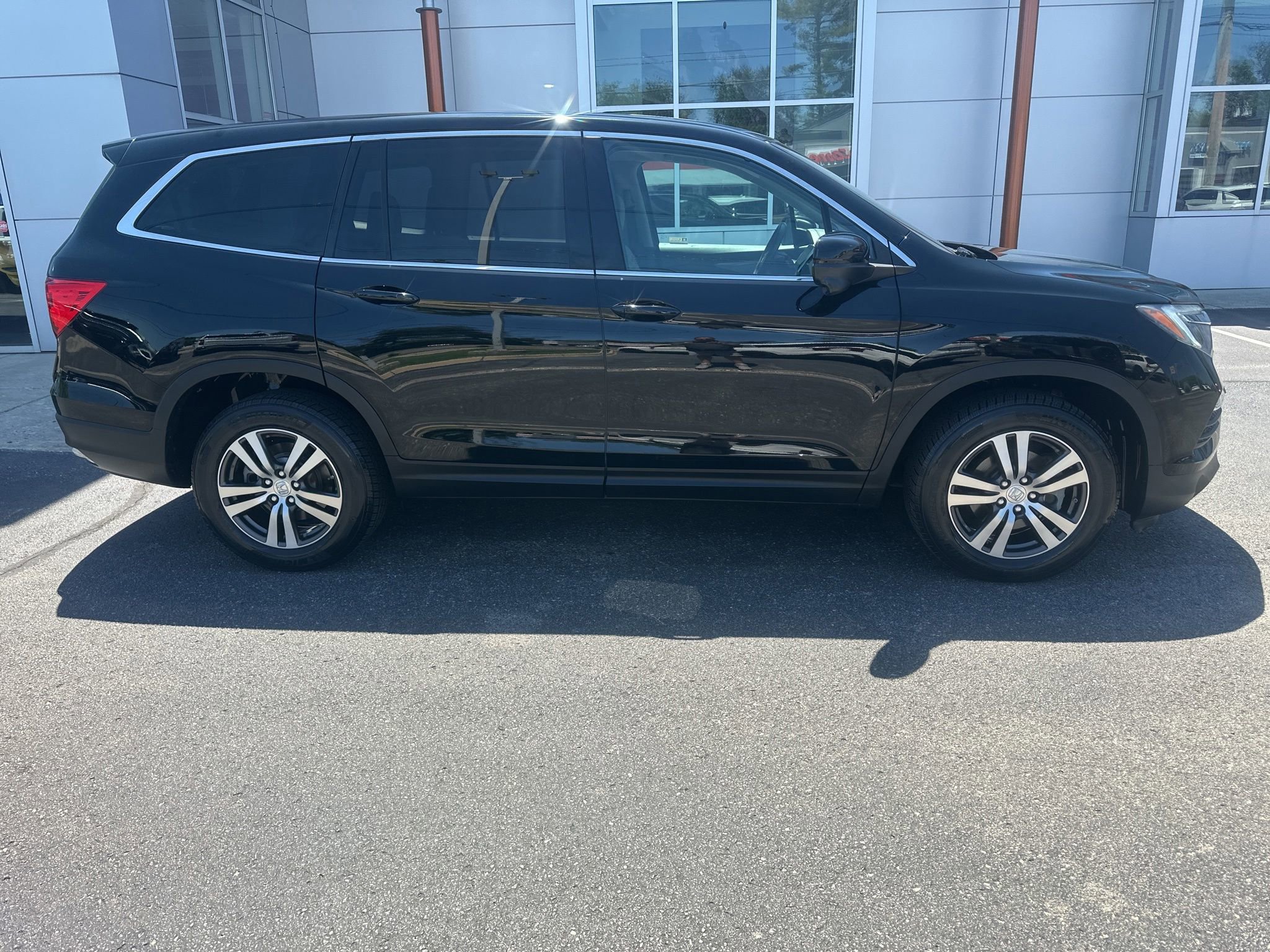 Used 2018 Honda Pilot EX-L image 4