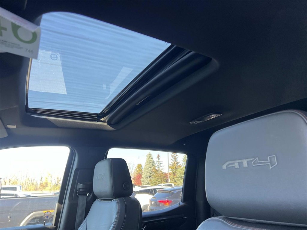Used 2022 GMC Sierra 1500 AT4 w/ AT4 Preferred Package image 18