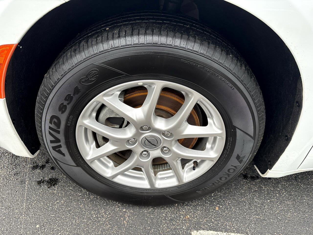 Used 2023 Chrysler Voyager LX image 9