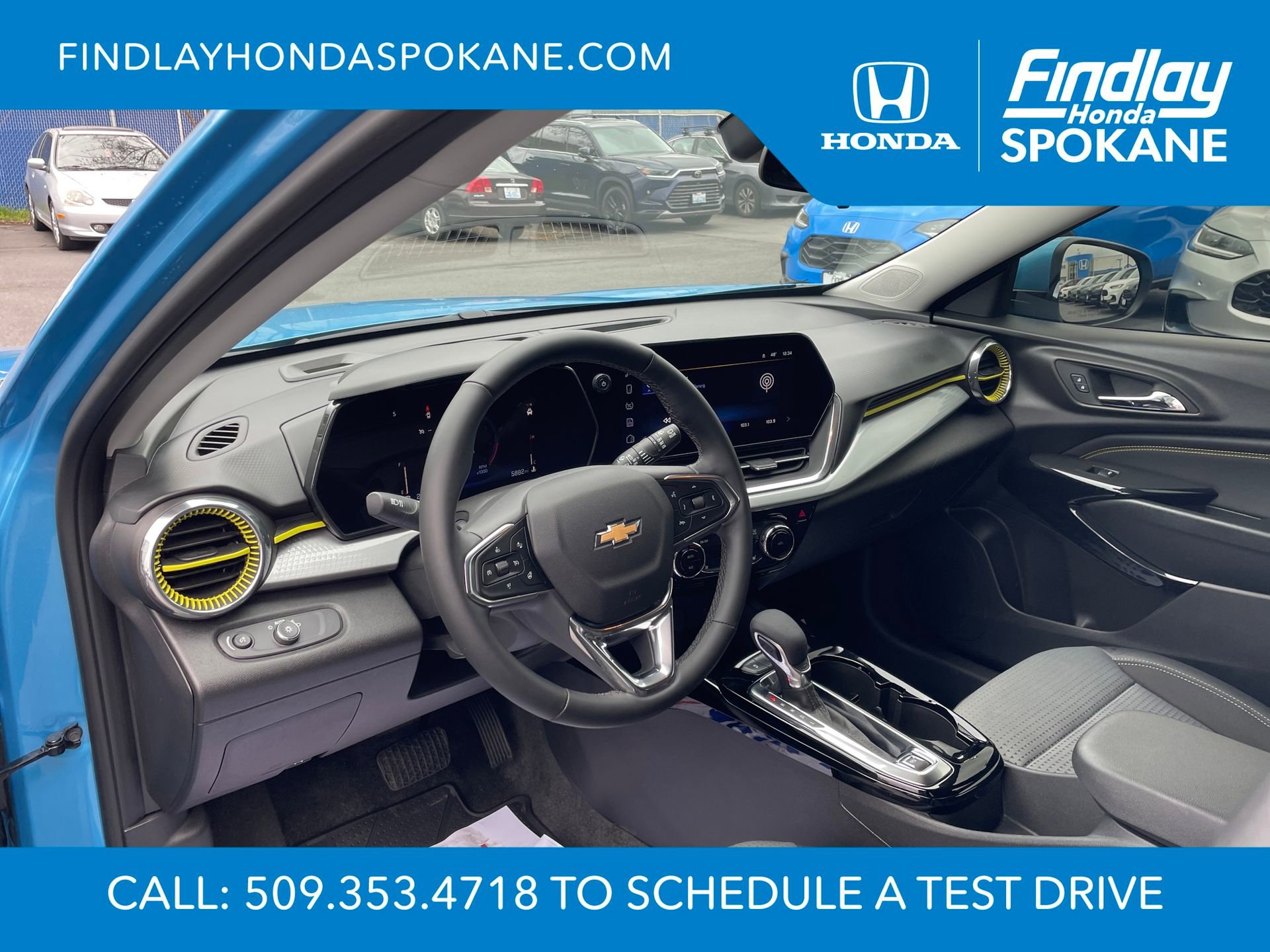 Used 2025 Chevrolet Trax LT w/ LT Convenience Package image 10