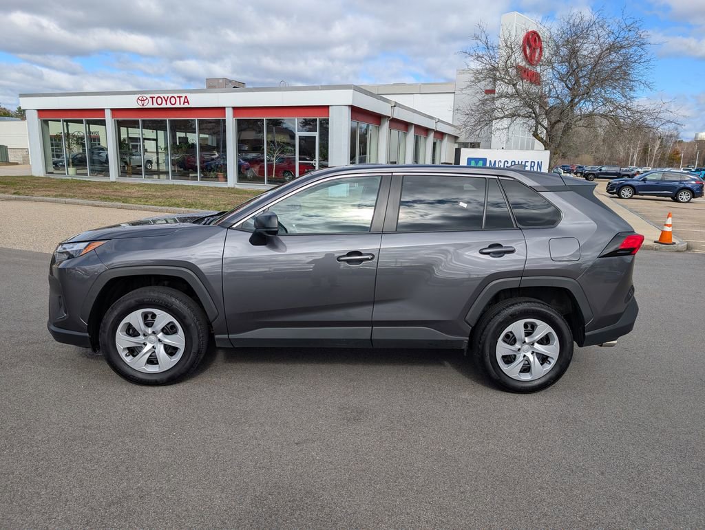 Used 2024 Toyota RAV4 LE image 2