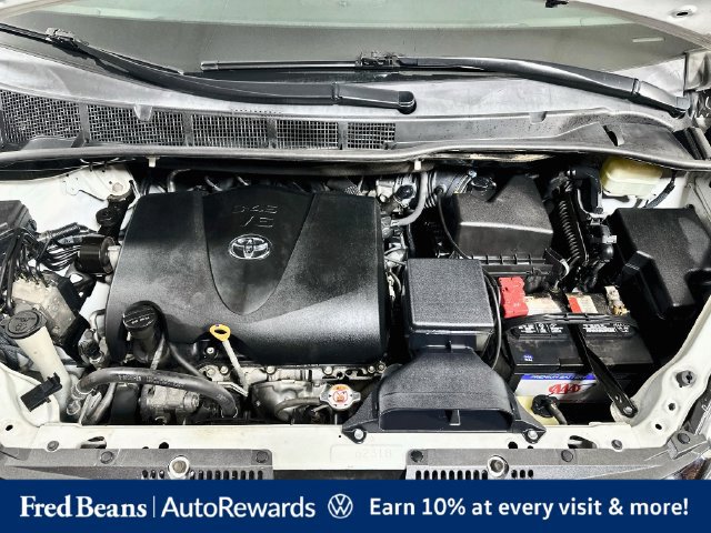 Used 2018 Toyota Sienna XLE Premium FWD image 39