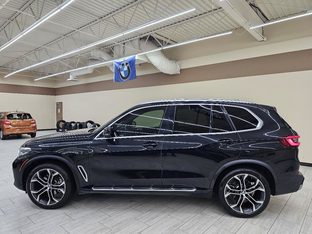 Used 2021 BMW X5 sDrive40i w/ Convenience Package RWD image 9