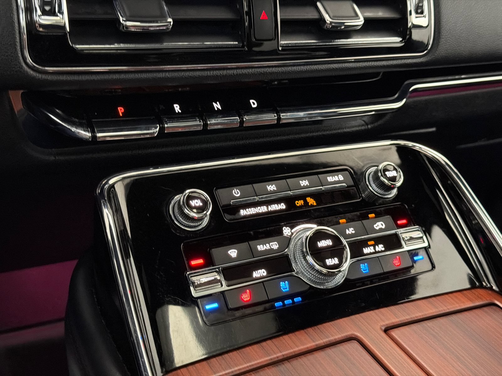 Certified 2023 Lincoln Navigator L Reserve AWD/4WD image 30