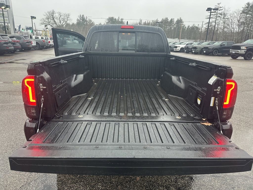 Used 2018 Toyota Tacoma TRD Sport w/ Technology Package image 28