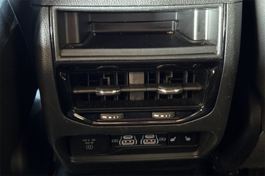 Used 2024 Jeep Grand Cherokee Limited image 18