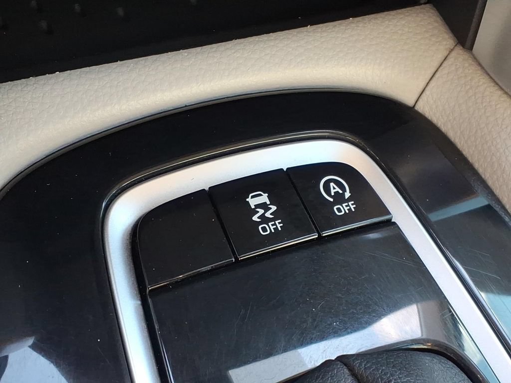 Used 2022 Toyota Corolla Cross L FWD image 21