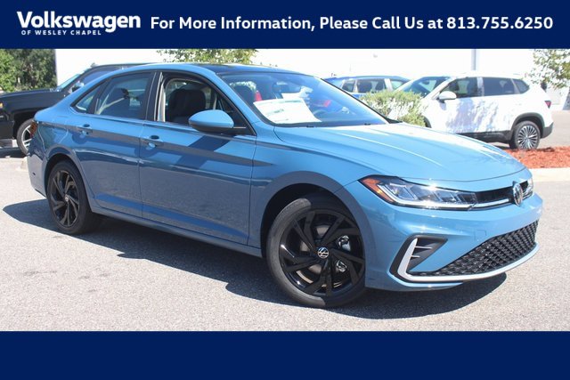 New 2025 Volkswagen Jetta SE image 1