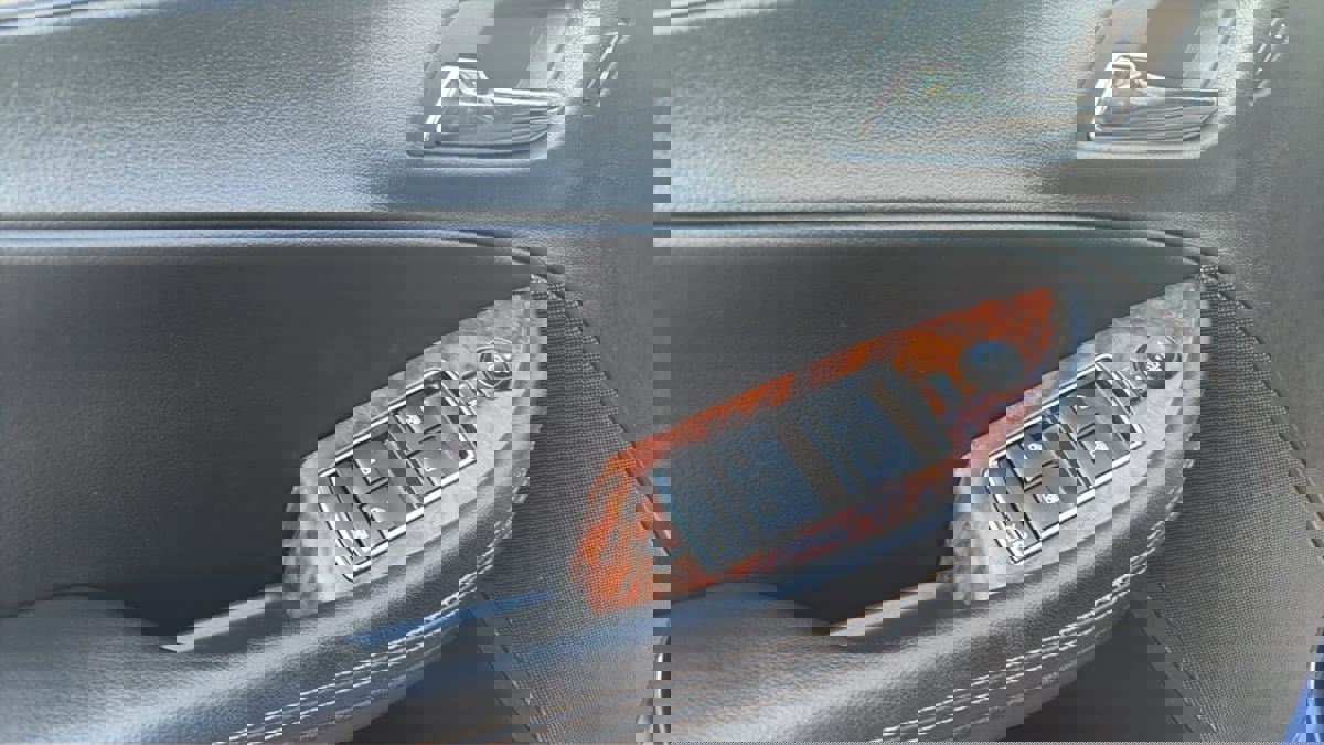 Used 2014 Chevrolet Impala LT w/ Convenience Package image 14