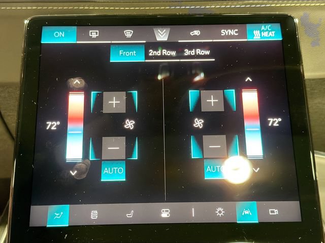 Certified 2025 Cadillac Escalade IQ Sport 1 w/ LPO, ONYX Package AWD/4WD image 15